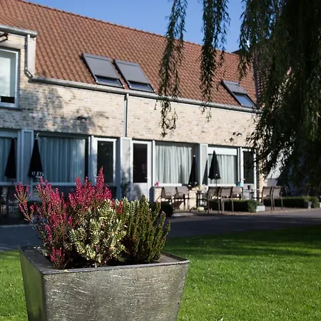 Het Schalienhof 4*